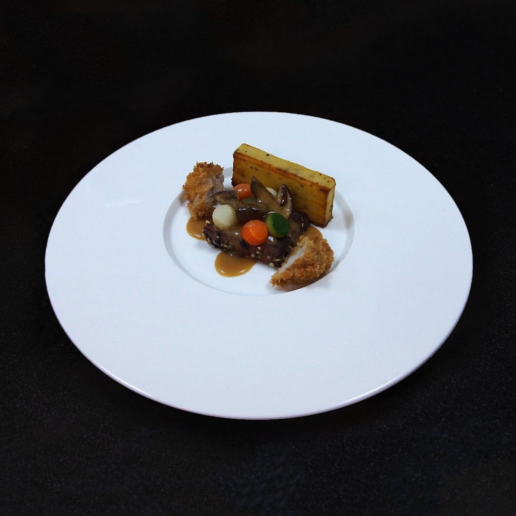 Limbă de vită, momițe crocante de vițel, terină de cartofi parfumați cu trufe și sos demi-glace